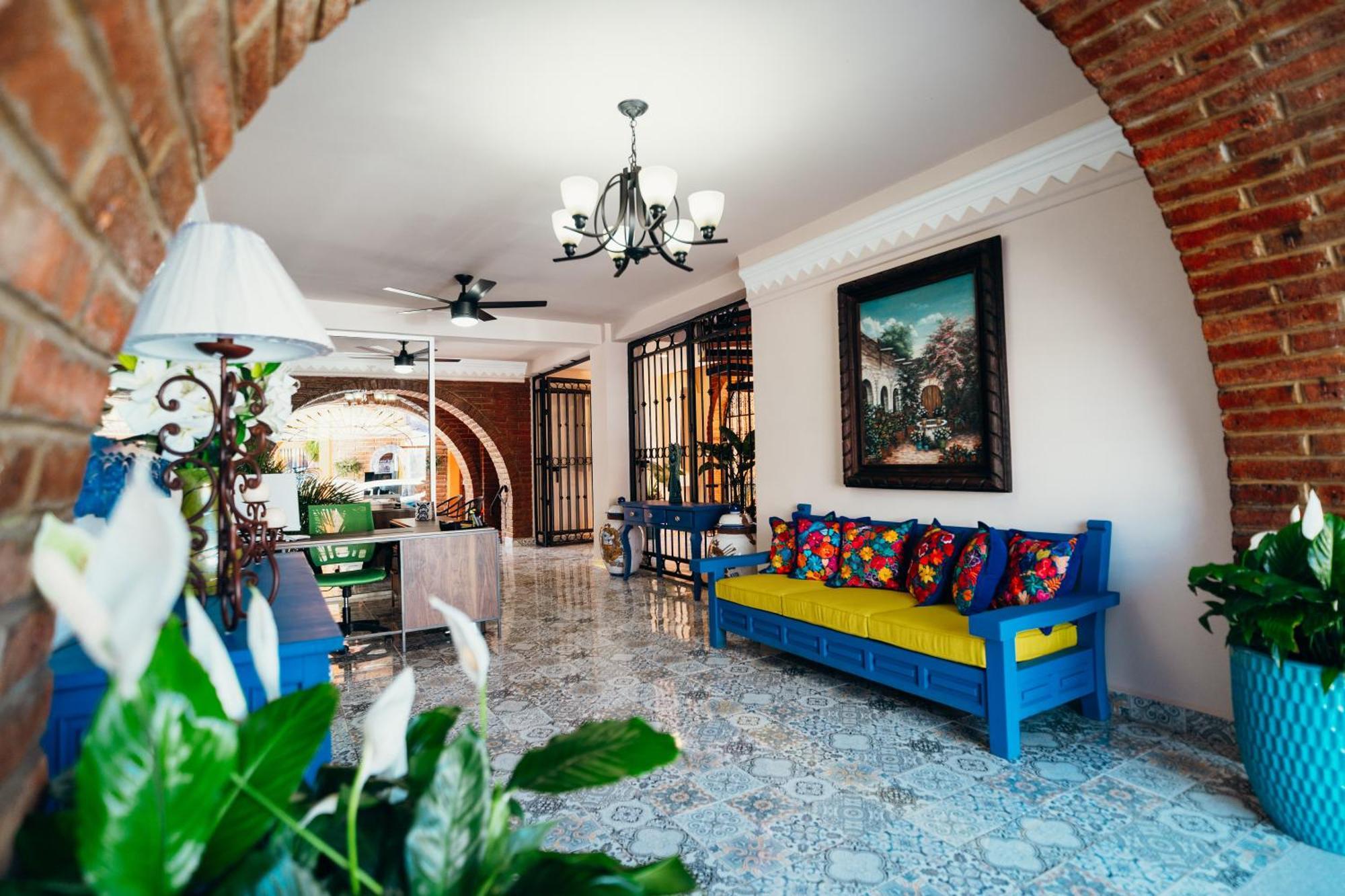 Boutique Hotel & Suites Hacienda Lord Twigg Пуэрто-Вальярта Экстерьер фото
